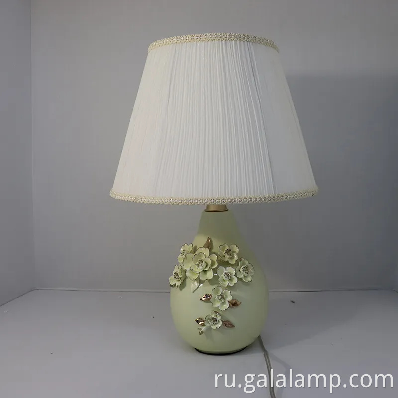 Элегантная золотая керамическая настольная лампа для спальни и гостиной